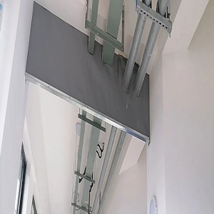 頂棚有管道擋煙垂壁怎么安裝(圖1) 管道擋煙垂壁安裝.jpg